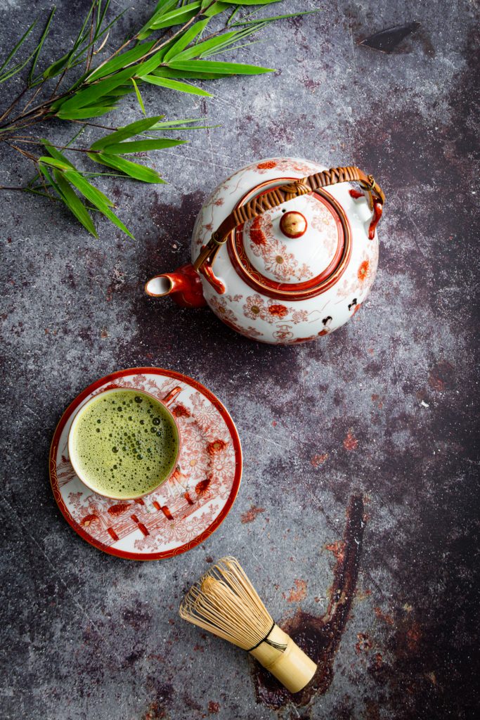 Matcha Tee in japanischem Teeservice