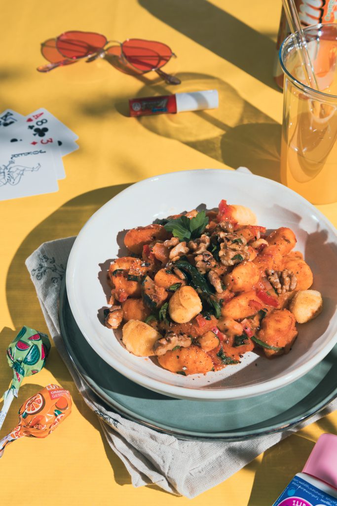 Gnocchi in Gemüse-Tomaten-Soße im 80er Jahre Ambiente